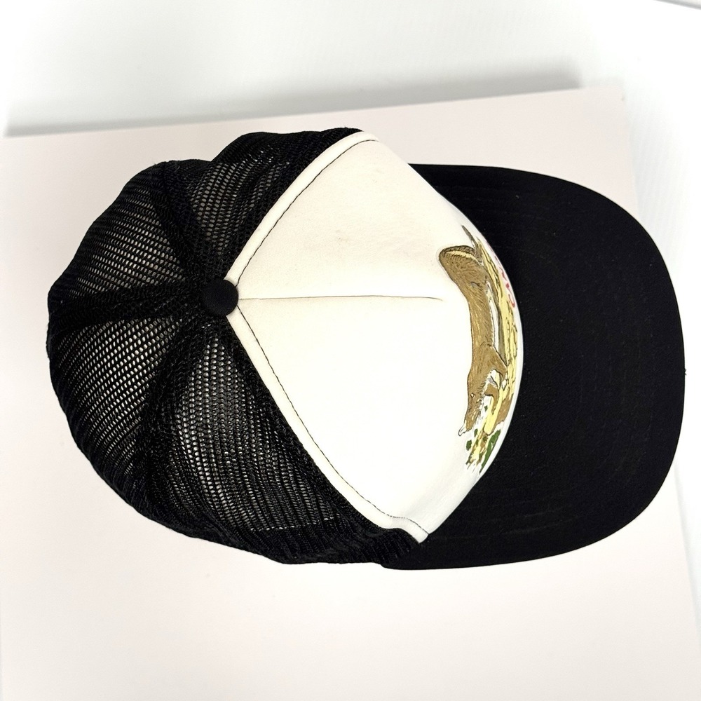 Vintage‎ Mesh Snapback Trucker Hat Canada Cougar hat black and white - Picture 12 of 12
